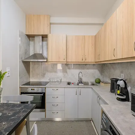 58 - 5min To Apartment *